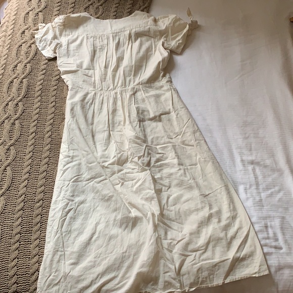 Beige peasant dress - Picture 3 of 4